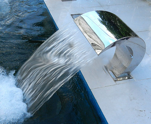 Vattenfall av rostfritt stål